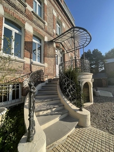 Maison de luxe de 10 pièces en vente à Abbeville, Hauts-de-France