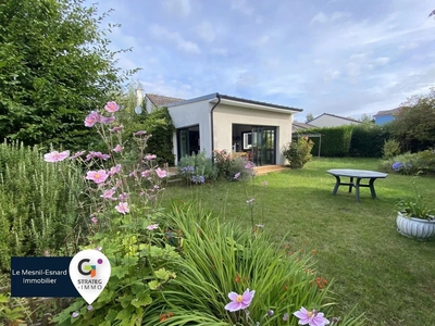 Maison de luxe de 3 chambres en vente à Le Mesnil-Esnard, Normandie