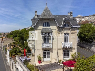 Maison de luxe de 12 pièces en vente à Angoulême, France