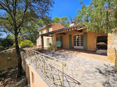Maison de luxe de 8 chambres en vente à Lorgues, Provence-Alpes-Côte d'Azur