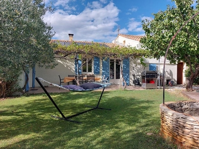 Maison de luxe de 8 pièces en vente à Entraigues-sur-la-Sorgue, Provence-Alpes-Côte d'Azur