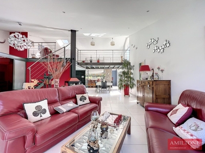 Maison de 5 chambres de luxe en vente à Montmerle-sur-Saône, Auvergne-Rhône-Alpes