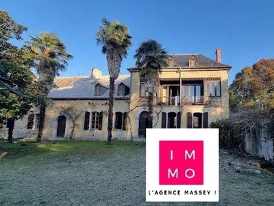 7 bedroom luxury House for sale in Tarbes, France