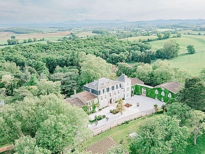 Castle for sale in Montauban, Occitanie