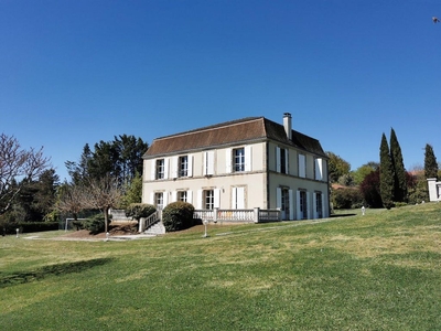 10 room luxury Villa for sale in Figeac, France