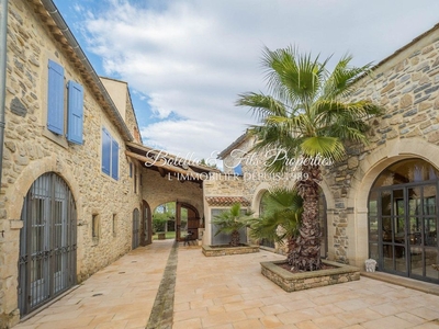 Villa de 18 pièces de luxe en vente Uzès, Occitanie