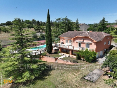 6 room luxury Villa for sale in Cahors, France
