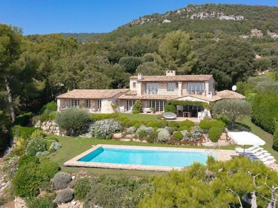 Villa de 8 pièces de luxe en vente Tourrettes-sur-Loup, Provence-Alpes-Côte d'Azur