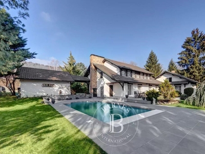 Villa de luxe de 11 pièces en vente Divonne-les-Bains, Auvergne-Rhône-Alpes