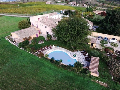 Villa de luxe de 24 pièces en vente Alba-la-Romaine, Auvergne-Rhône-Alpes