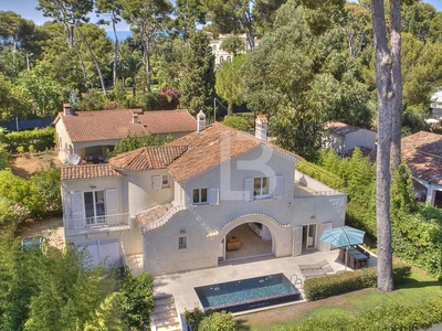 Villa de luxe de 4 pièces en vente Antibes, Provence-Alpes-Côte d'Azur