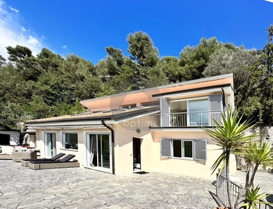 Villa de luxe de 4 pièces en vente Menton, Provence-Alpes-Côte d'Azur