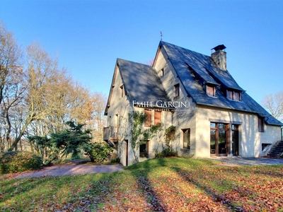 9 room luxury House for sale in Deauville, Normandy