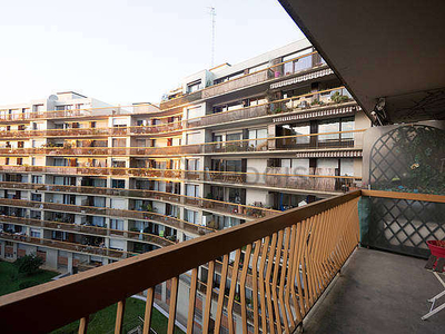 Studio meublé avec terrasse, ascenseur et conciergePorte de Clignancourt (Paris 18°)