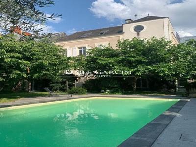 10 room luxury House for sale in Angers, Pays de la Loire