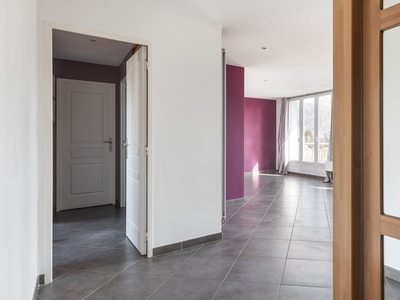 Appartement 4 pièces de 66 m² à Saint-Martin-d'Hères (38400)