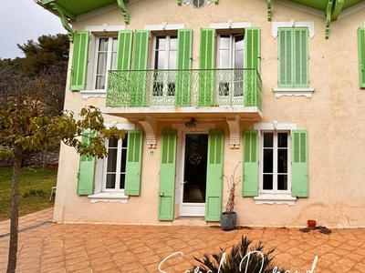 Maison 5 pièces de 142 m² à Toulon (83100)