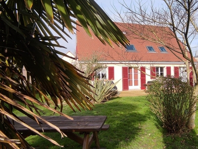 Maison traditionnelle 7 pièces de 172 m² à Saint-Pathus (77178)