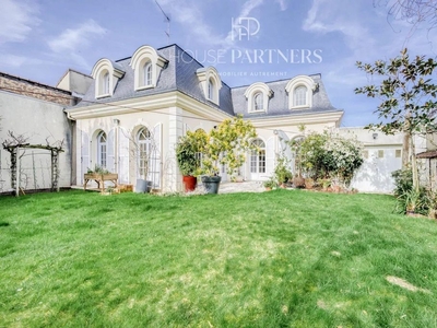 Maison de 6 pièces de luxe en vente à Bois-Colombes, France