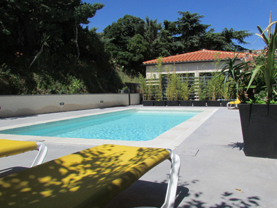 Maison climatisée 2 ch/2 sdd, piscine commune, wifi, parking privé, terrasse et jardin à Port-Vendres