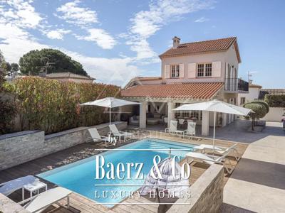 Villa de 6 pièces de luxe en vente 06160, Antibes, Provence-Alpes-Côte d'Azur