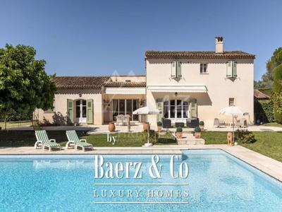 Villa de 7 pièces de luxe en vente 06740, Châteauneuf-Grasse, Alpes-Maritimes, Provence-Alpes-Côte d'Azur