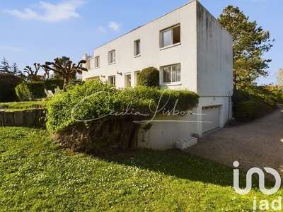 Maison d’architecte 9 pièces de 240 m² à Rosoy (89100)