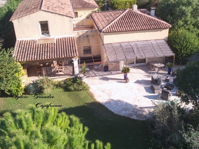 Vente maison 10 pièces 258 m² Aix-en-Provence (13090)