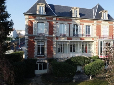 Vente maison 25 pièces 750 m² Château-Thierry (02400)