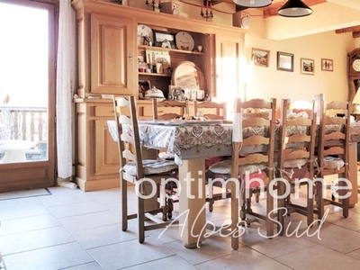 Vente maison 6 pièces 158 m² Puy-Sanières (05200)