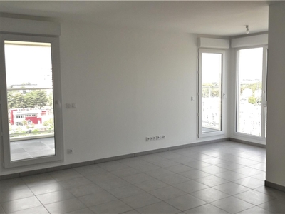 location Appartement F4 DE 83.4m² À VILLEURBANNE