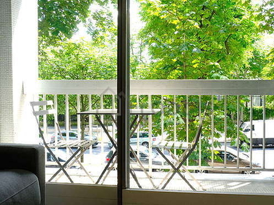 Studio meublé avec terrasse, ascenseur et conciergeGobelins (Paris 13°)
