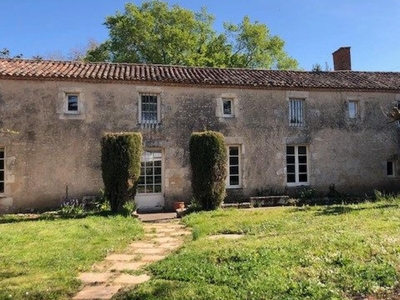 Vente maison 10 pièces 440 m² Saint-Benoist-sur-Mer (85540)