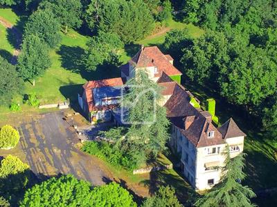 Maison de luxe de 39 pièces en vente à Gourdon, Midi-Pyrénées