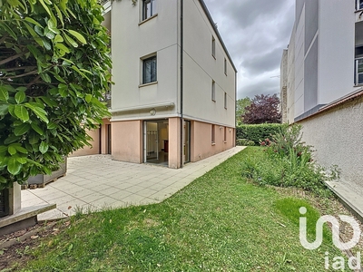 Appartement 3 pièces de 65 m² à Joinville-le-Pont (94340)