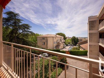 Appartement 4 pièces de 84 m² à Salon-de-Provence (13300)