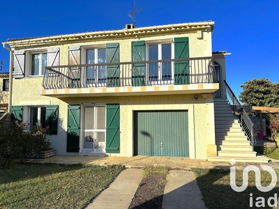 Maison traditionnelle 5 pièces de 136 m² à Saint-Martin-de-Crau (13310)