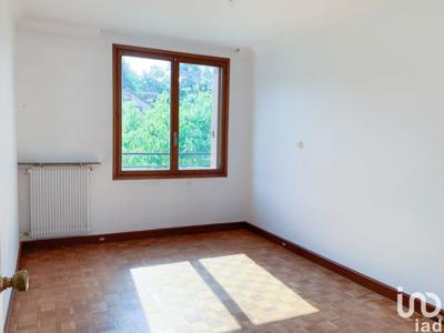 Appartement 2 pièces de 44 m² à Le Plessis-Robinson (92350)