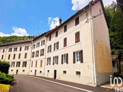 Appartement 3 pièces de 49 m² à Plombières-les-Bains (88370)