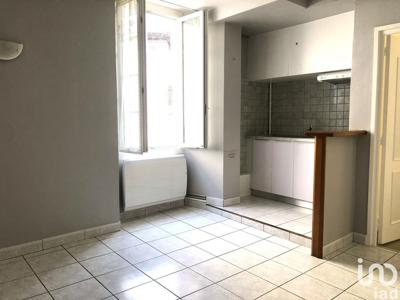 Appartement 3 pièces de 50 m² à Saintes (17100)