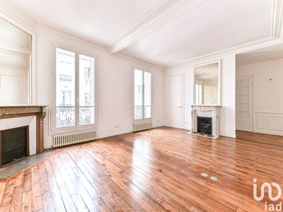 Appartement 3 pièces de 62 m² à Paris (75018)