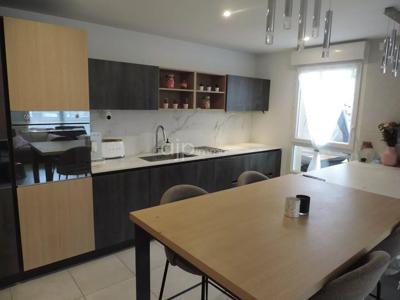 Appartement de luxe de 4 pièces en vente à Jacob-Bellecombette, France