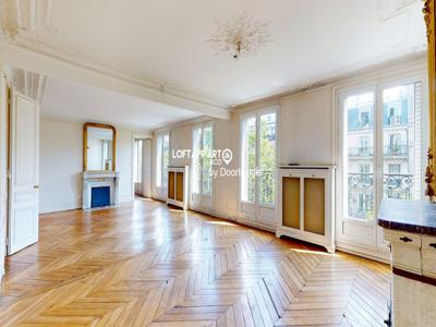 Appartement de 4 chambres de luxe en vente à Montmartre, Abbesses, Grandes-Carrières, Paris, Île-de-France