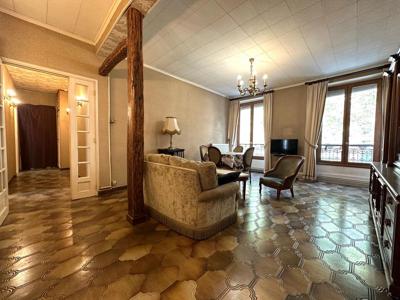 Appartement de luxe de 2 chambres en vente à Buttes-Chaumont, Villette, Bas Belleville, Paris, Île-de-France