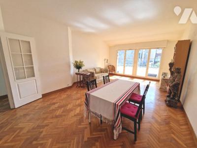 Appartement de luxe de 4 chambres en vente à 90 RUE D’ANJOU, Versailles, Île-de-France