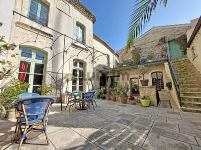 Maison de 12 pièces de luxe en vente à Uzès, Occitanie