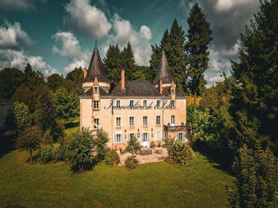 Maison de luxe 11 chambres en vente à Saint-Paul-la-Roche, France