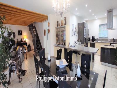 Maison de luxe de 3 chambres en vente à Saintes, Nouvelle-Aquitaine
