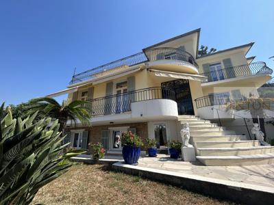 Villa de 8 pièces de luxe en vente Menton, Provence-Alpes-Côte d'Azur