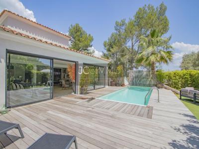 Villa de luxe de 8 pièces en vente Solliès-Ville, Provence-Alpes-Côte d'Azur